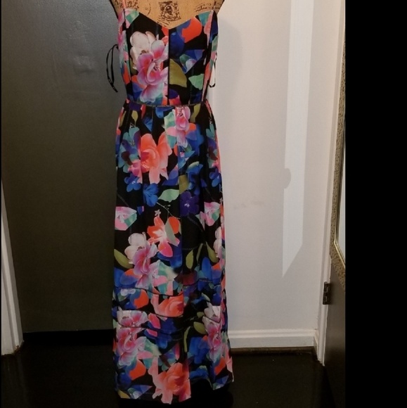 City Chic Dresses & Skirts - City Chic Summery Bright Floral Maxi Dress